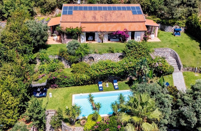 Villa Bambù 9+2, Emma Villas
