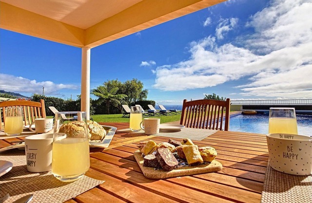 Villa Baradaye - Four Bedroom House, Sleeps 8