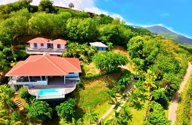 Villa Big Blue, panoramic sea view and pool -5 rooms -Wifi performance