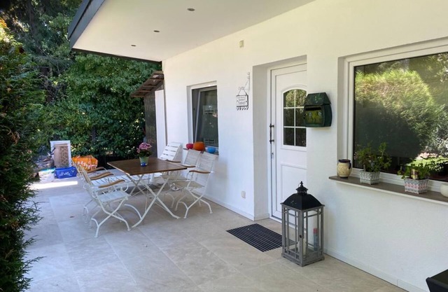 Villa Boardinghouse Meerbusch-Bungalow with large terrace near Düsseldorf/Messe