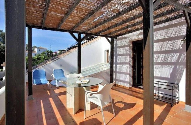 Villa 'by the Beach 5 Bedrooms' With Sea View, Wi-fi and Air Conditioning