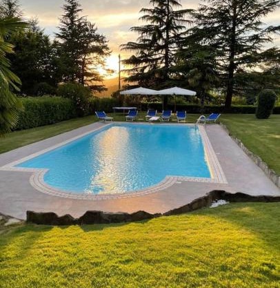 Villa Carla Piemonte private pool