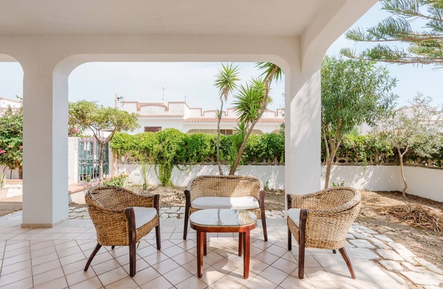 Villa "Chiara" with Sea View, Terrace, Wi-Fi & Air Conditioning