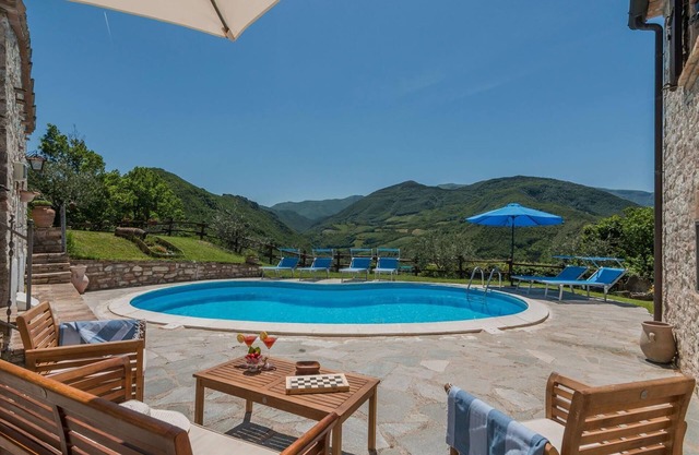 Villa Colombaia 10 - Three Bedroom Villa, Sleeps 10