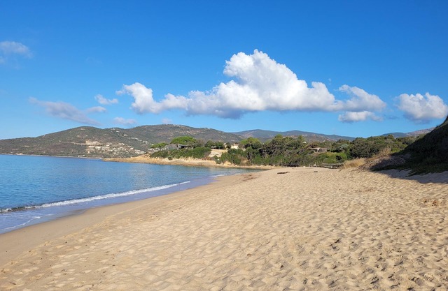 Villa Corse du Sud, 10 persons, swimming pool, 4 mn walk from the beach.