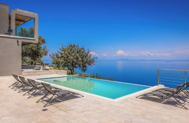 Villa Dafnidi - Four Bedroom Villa, Sleeps 8