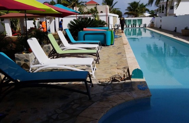 Villa de Colores 3 Rooms 5 King Beds