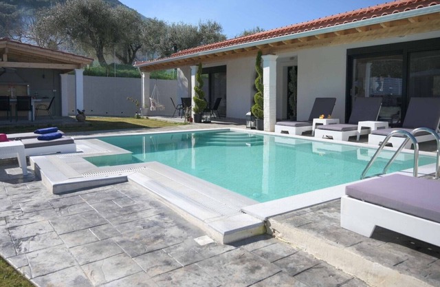 Villa Diamonds - Five Bedroom Villa, Sleeps 12