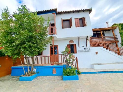 Villa Elena - Renovated Gem with Stunning Sea Views