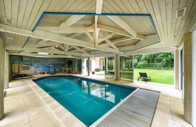 Villa 8/10p Indoor heated pool, jacuzzi, in golf residence, tennis court
