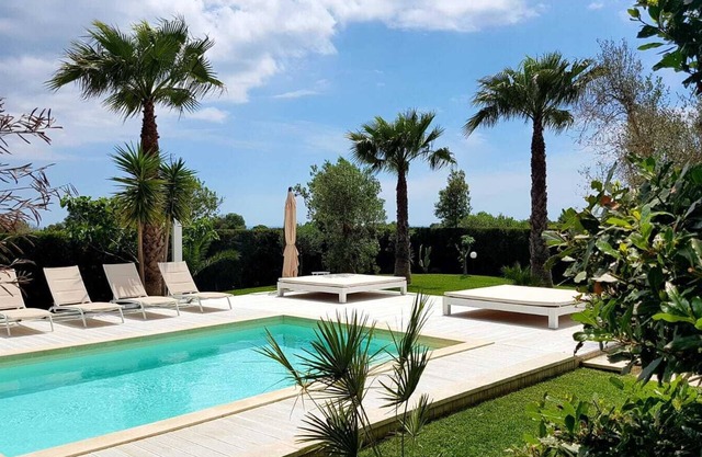 Villa Gina by BarbarHouse