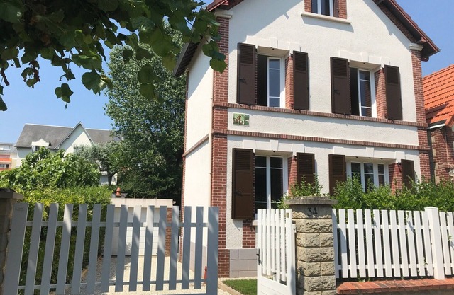 Villa in Cabourg, 3 mn walk from the beach, 9 mn from the casino.