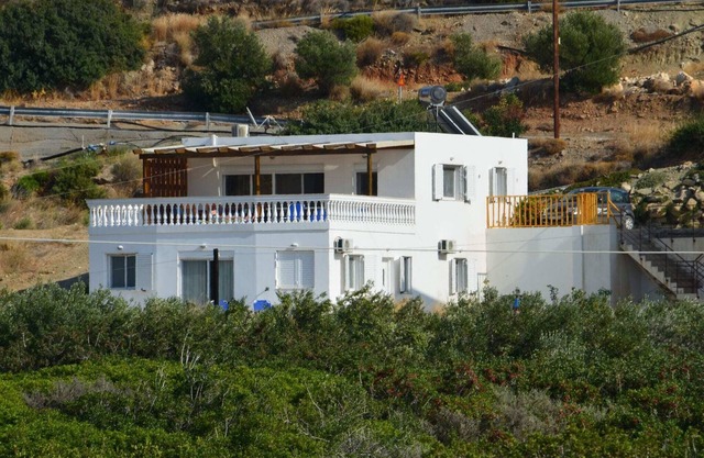 Villa in Makry Gialos near Sandy Beach