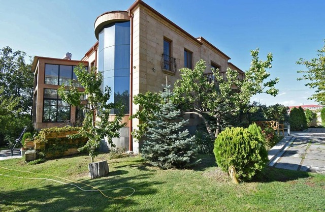 Villa in Nork