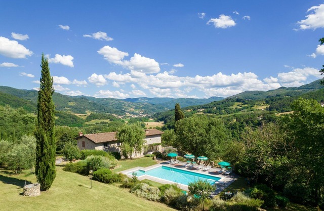 Villa in Vicchio with 7 bedrooms sleeps 14