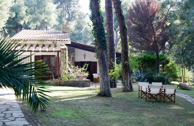 Villa Iris with Garden and Pool by JJ Hospitality-