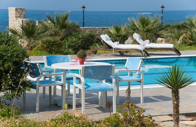 VILLA KATERINA BEACHFRONT 5 BEDROOMS 10-12 PERSONS *