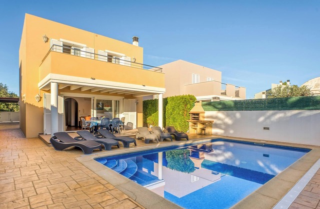 Villa "Lorena" with Pool, Garden & Wi-Fi