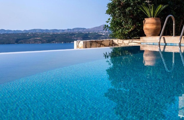 Villa Majestic Crete heated pool and sauna