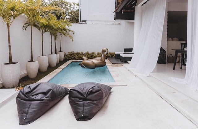 Villa Manis Kecil