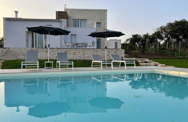 Villa MarePerla, an oasis of luxury and comfort in Donnalucata. Only 5 minutes from the sea.