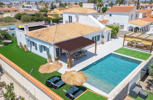 VILLA MI LOLA. A dream Mediterranean Villa for your best vacations.