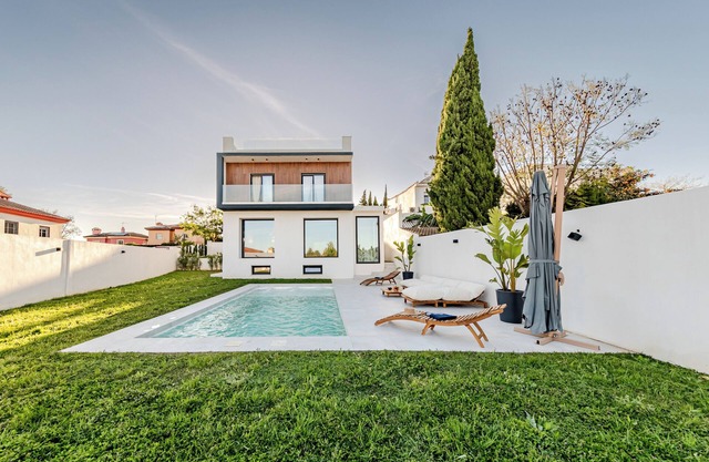 Villa Moderna con Encanto a 15 Minutos de Sevilla
