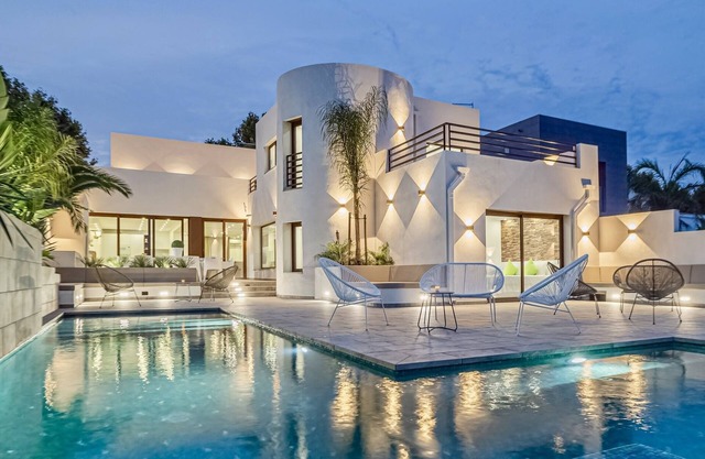 Villa N°15 in the heart of the marina, close to Roses, Costa Brava