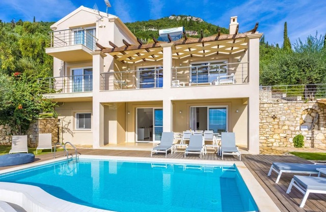 Villa Penelope - Four Bedroom Villa, Sleeps 8