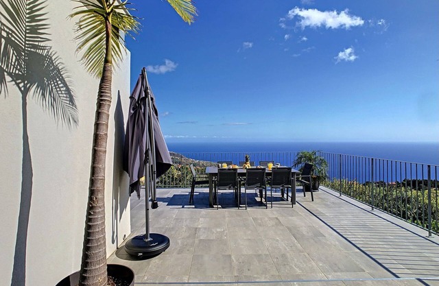 Villa Piece of Heaven by LovelyStay