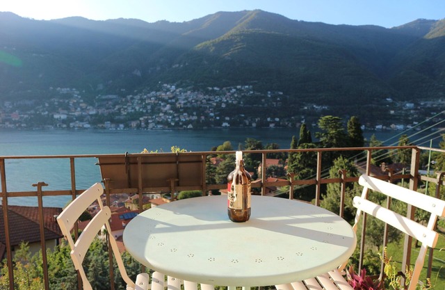 Villa Rossa Attic Como Lake garden and magnificent lake view 10 min. from Como