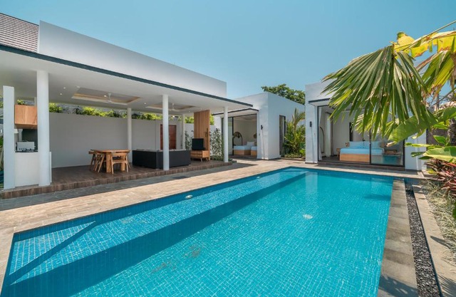 Villa Selikur 1 - Spacious 3BR Villa in Seminyak! Perfect location!
