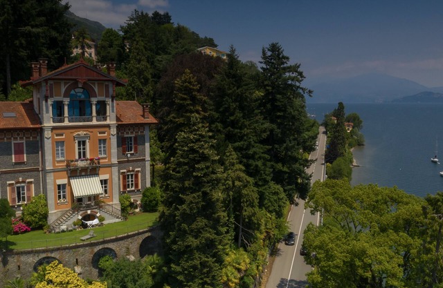 Villa Selva Luxury Lakeview Apartment