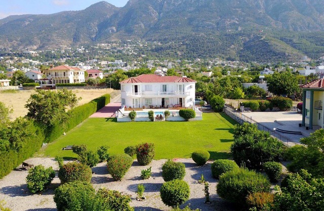 Villa - Sleeps 14 - Private Pool - Cinema Room