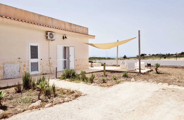 Villa surrounded by nature 5 minutes from the Torre Salsa Nature Reserve