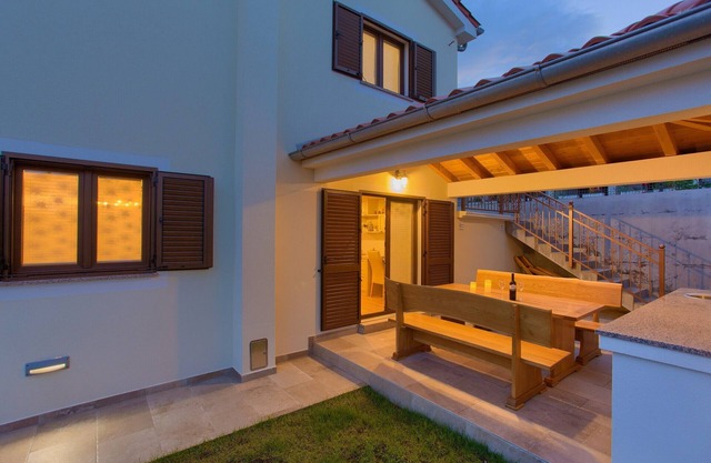 Villa Toic by the seaside with beautiful Seaview