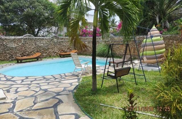 Villa Tuffah 3 Minutes Walk to the Beach - The Villa Comprises