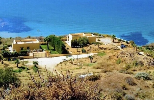 Villa Vittoria with private access to the sea.