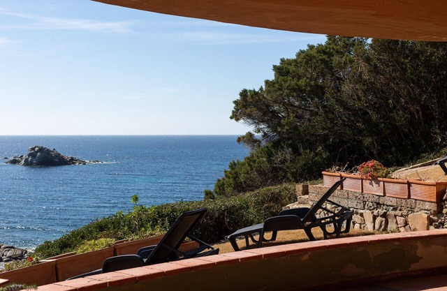 VILLA WITH A VIEW AND AC