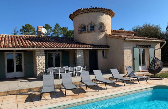 Villa with stunning view and private heated pool in South of France ; 2-10 pers
