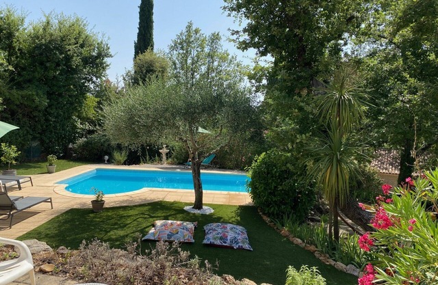 Villa with private pool between Land and Sea