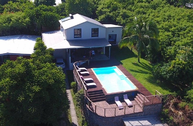 Villa with heated pool, panoramic ocean view, 400 m from the lagoon