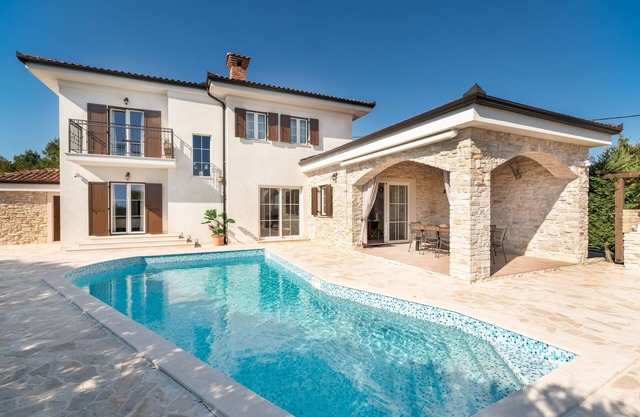 Villa with heated pool, garden, quiet location - TRAVELER Reiseburo Krk - ID 2381