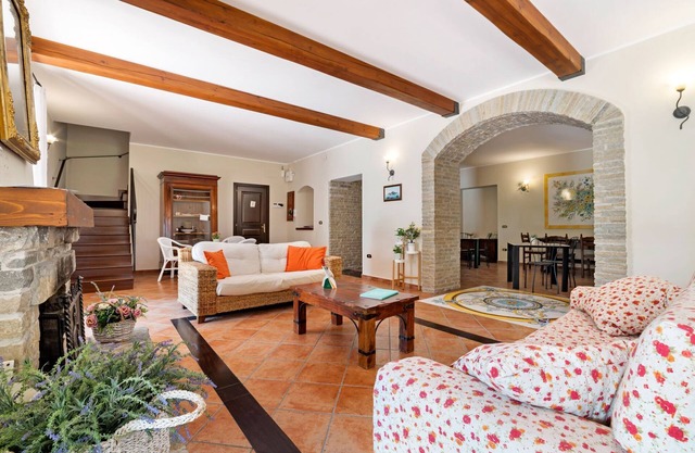Villa with Pool Near Paestum