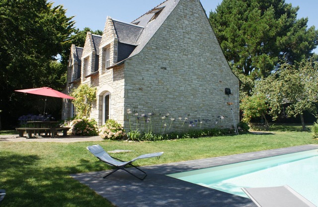 Villa with private pool, sea view and beautiful beaches within walking distance.