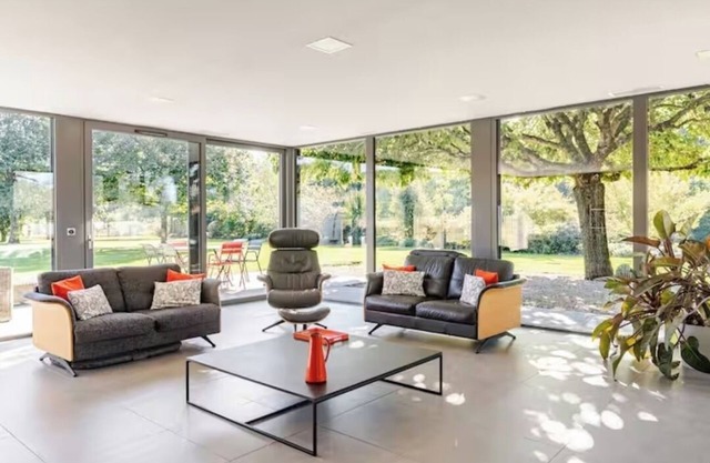 Villa with swimming pool, landscaped park 15mn from Bird Park 🐦