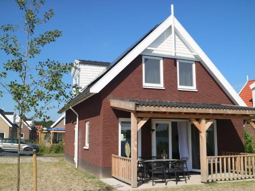 Villa with swimming and fishing pier
