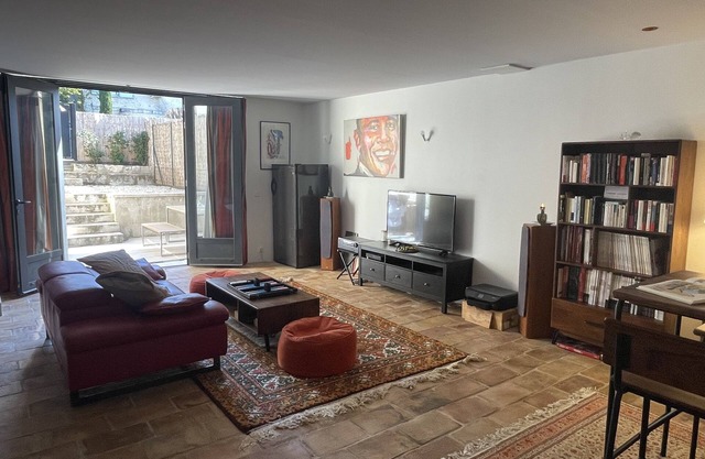 Village house, 98m2, swimming pool, air-conditioned, private parking