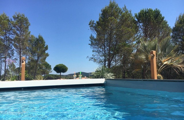 Villaparadise83 . a superb villa with heated pool