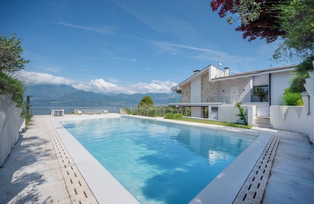 VillasGarda - Villa Lorena Carbona